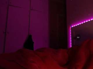 LusciousLipsT live webcam show