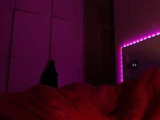 Live cam show with LusciousLipsT