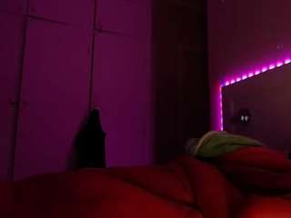 lusciouslipst's live room