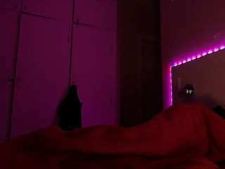LusciousLipsT live webcam show