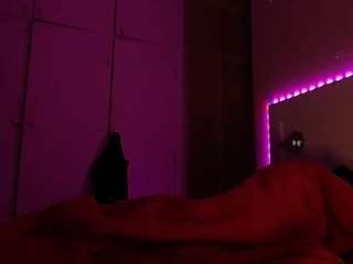 LusciousLipsT live webcam show