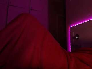 LusciousLipsT live webcam show