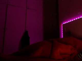 LusciousLipsT live webcam show