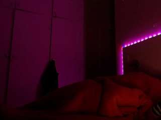 LusciousLipsT live webcam show