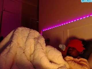 LusciousLipsT live webcam show