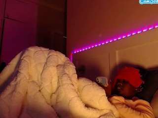 LusciousLipsT live webcam show