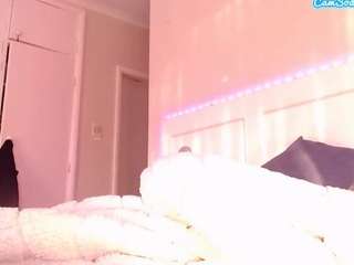 LusciousLipsT live webcam show