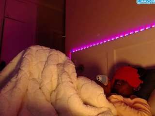 LusciousLipsT live webcam show