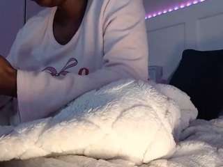 LusciousLipsT live webcam show