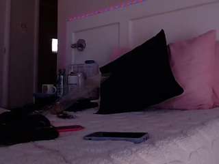 LusciousLipsT live webcam show