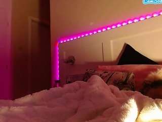 lusciouslipst's live room