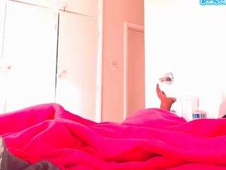 LusciousLipsT live cam