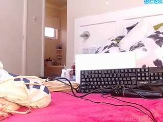 lusciouslipst's live room