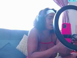 lusciouslipst's live room