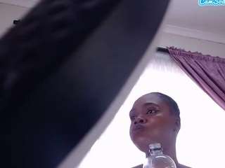LusciousLipsT