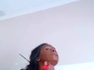 LusciousLipsT's Live Sex Cam Show