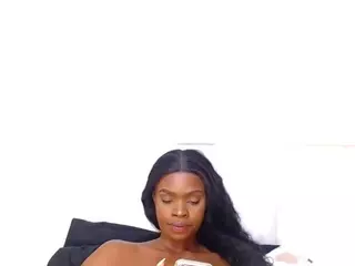 LusciousLipsT's Live Sex Cam Show