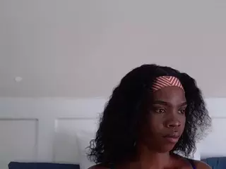 LusciousLipsT's Live Sex Cam Show
