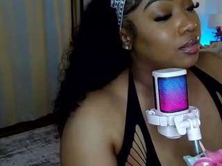 Live webcam model heavenalexus on Soda Cams