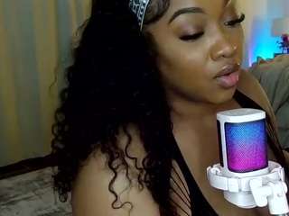 Live webcam model heavenalexus on Soda Cams