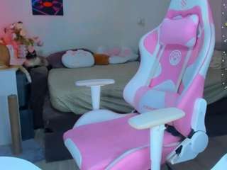 AdabelaUrHotDream live cam