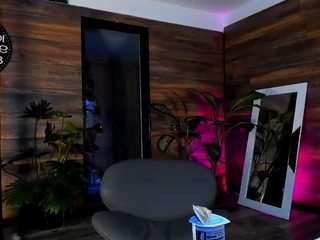 miranda-rose Live Webcam on CamSoda