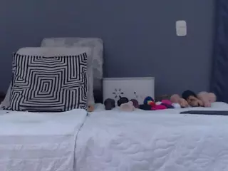 lilyhung2's Live Sex Cam Show