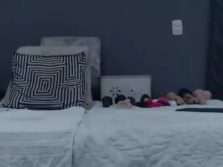 lilyhung2's Live Sex Cam Show