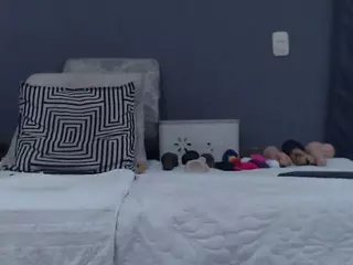 lilyhung2's Live Sex Cam Show