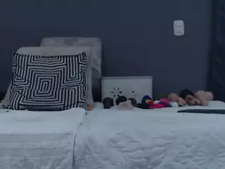 lilyhung2's Live Sex Cam Show