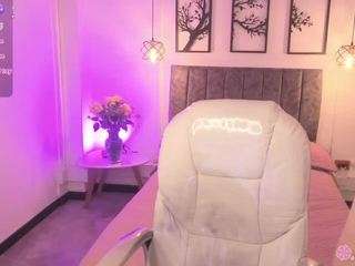 abiigaiil's CamSoda show and profile