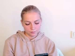kristihoward webcam