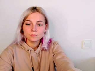 kristihoward webcam