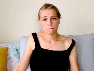 kristihoward's live room