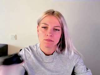 KristiHoward live cam preview