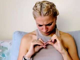 KristiHoward live cam preview