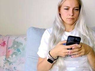 KristiHoward live cam preview