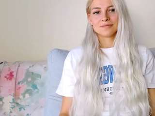 KristiHoward live cam preview