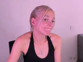 KristiHoward live cam preview
