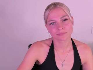 KristiHoward live cam preview