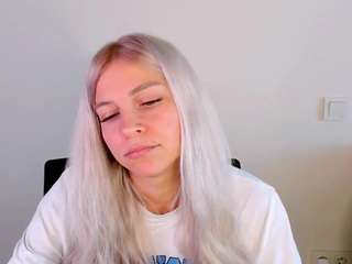 kristihoward's live room