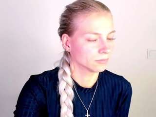 kristihoward live