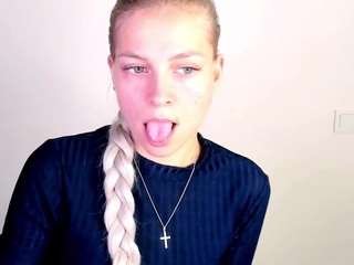 kristihoward live