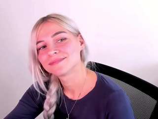 KristiHoward live cam preview