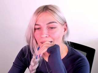 KristiHoward live cam preview