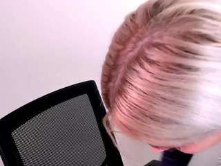 KristiHoward live cam preview