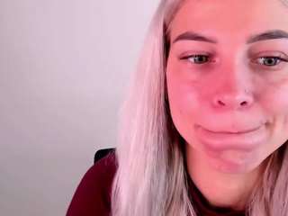 KristiHoward live cam preview