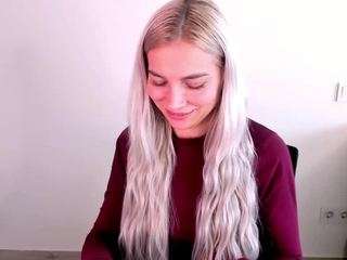 KristiHoward live cam preview
