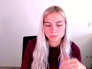 KristiHoward live cam preview