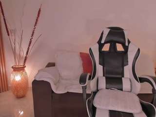 AlyConner live cam preview